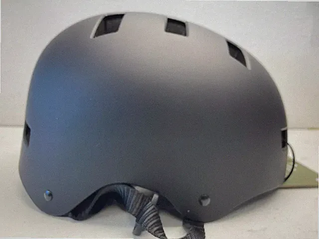 Bike Helmet, Bike/Skate/Multi-Sport Retrospec Dakota Commuter MATTE BLACK Medium