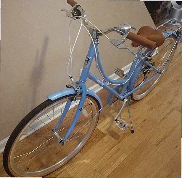 MINT CONDITION Sky Blue Retrospec Venus Step-Thru 7speed City Bike 42"